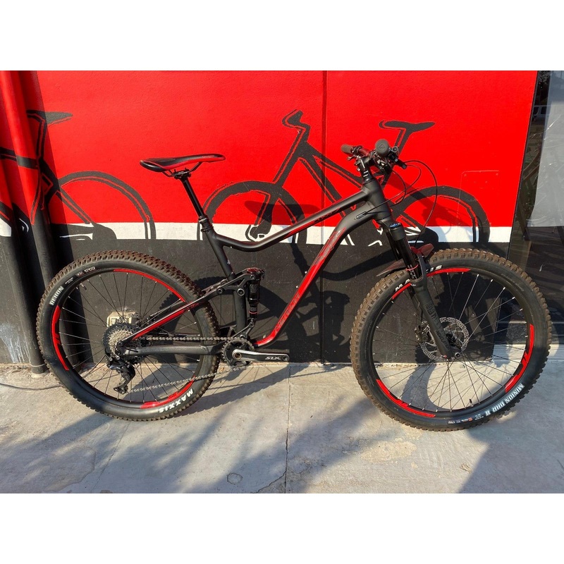 2HB Merida  One forty  Black red  LG