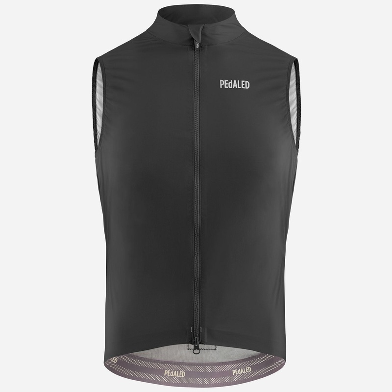 Pedaled Element WP vest - Black